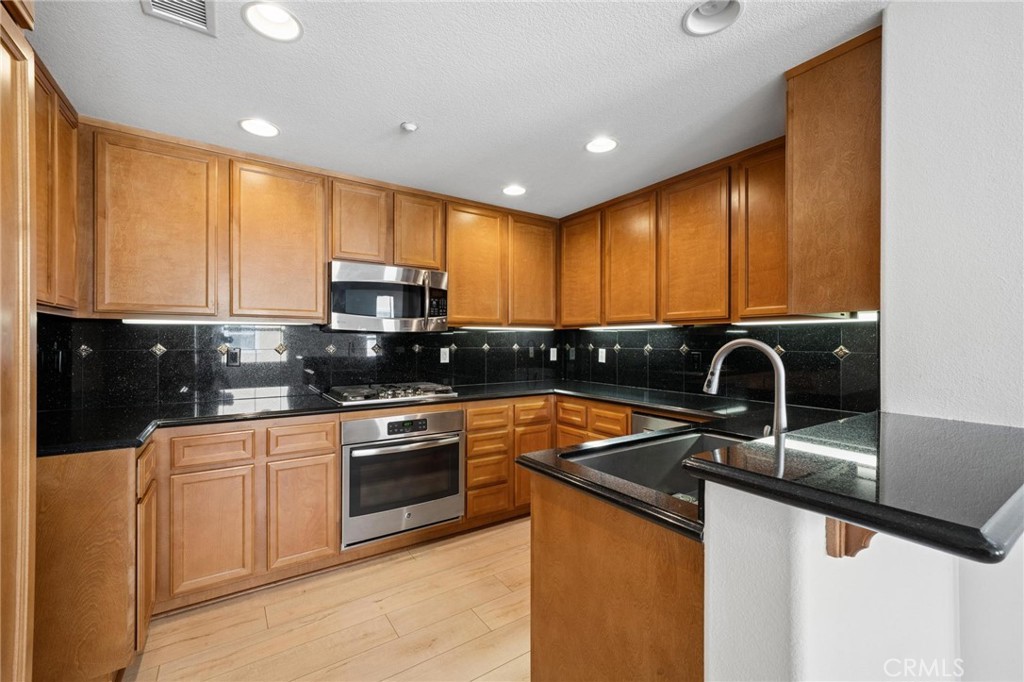 27006 Pebble Beach Drive Property Photo 15