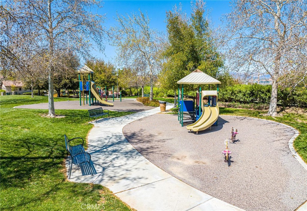 27006 Pebble Beach Drive Property Photo 19