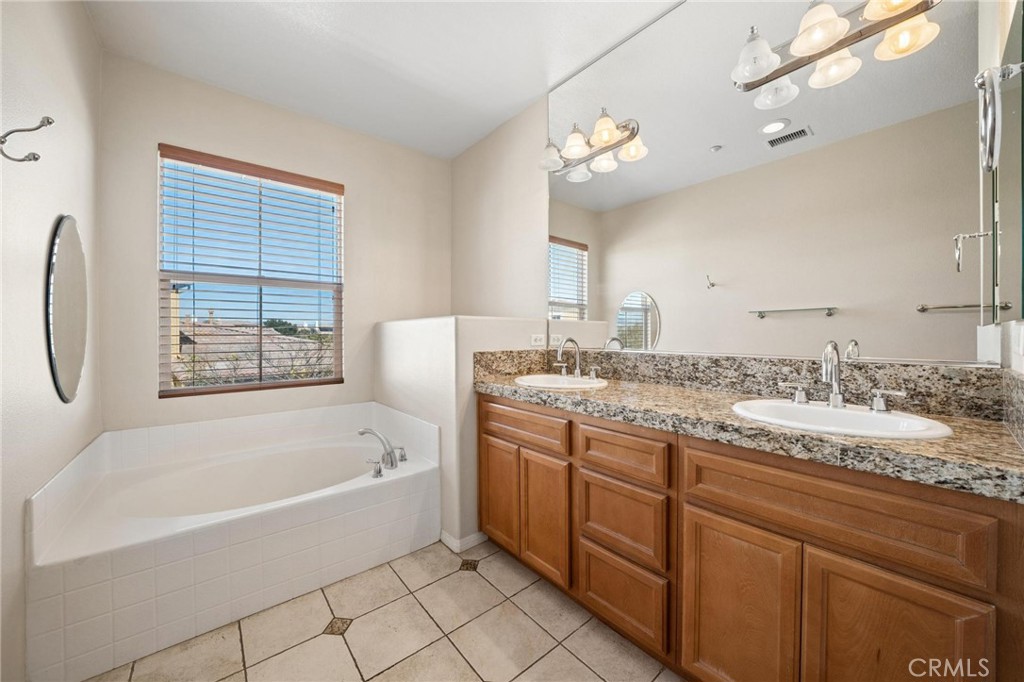27006 Pebble Beach Drive Property Photo 24