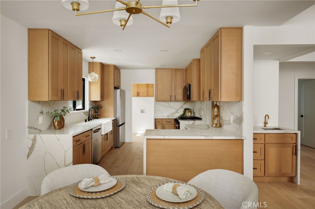 23800 Aetna Street Property Photo 10