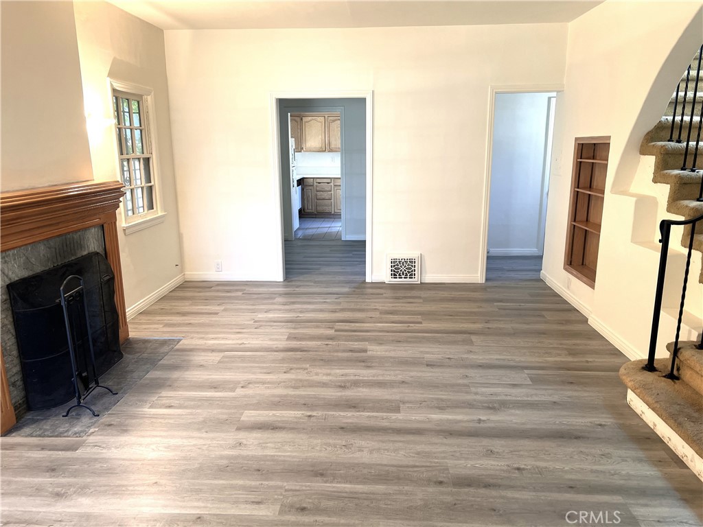 113 N Flores Property Photo 1