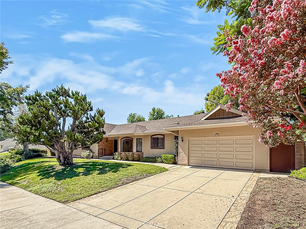 9525 Encino Property Photo 2