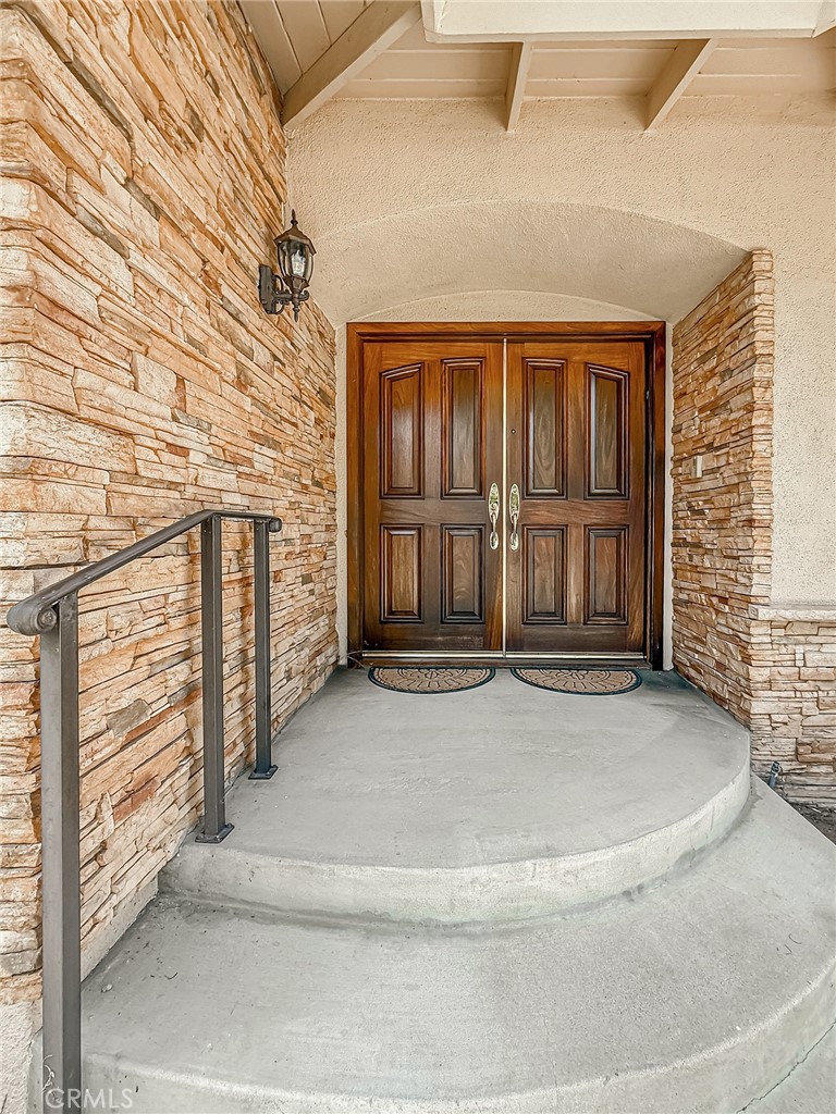 9525 Encino Property Photo 4