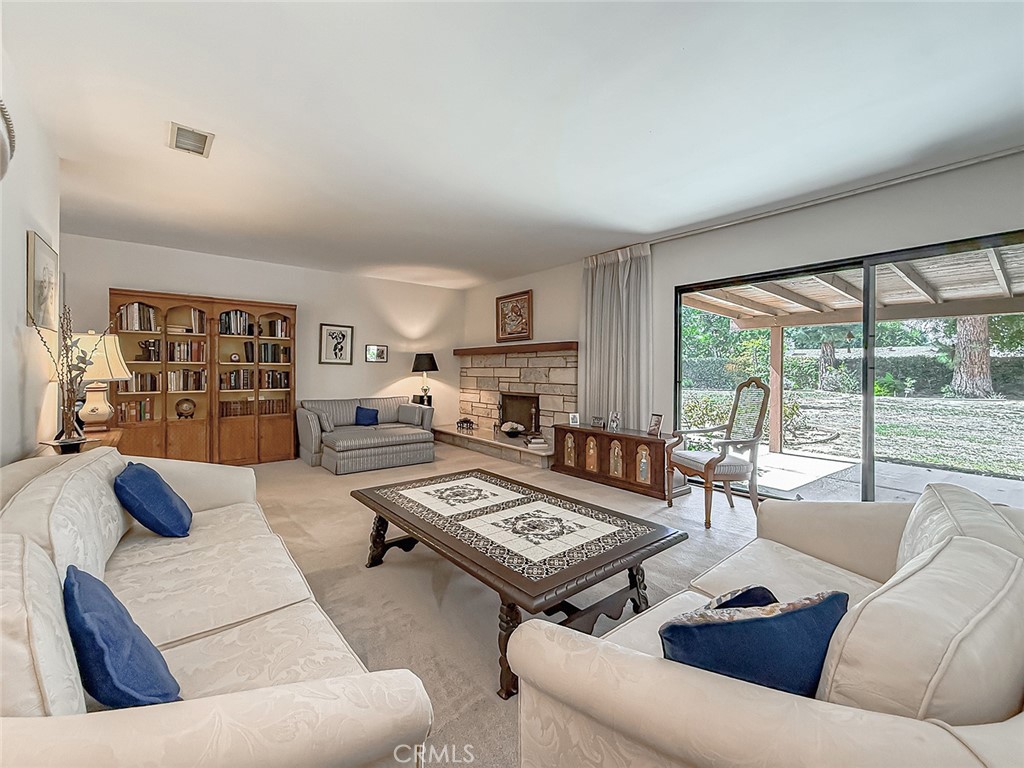 9525 Encino Property Photo 9