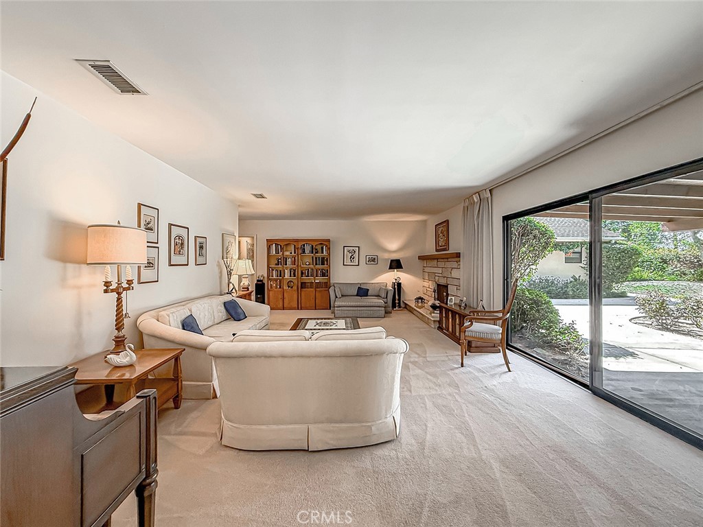 9525 Encino Property Photo 10