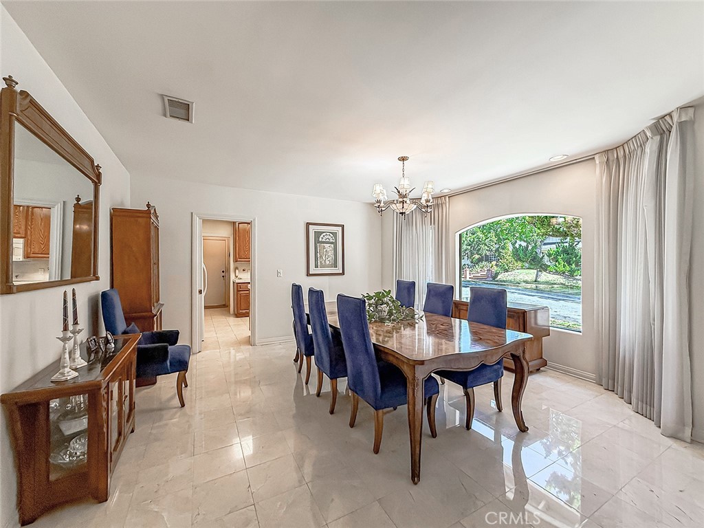 9525 Encino Property Photo 11