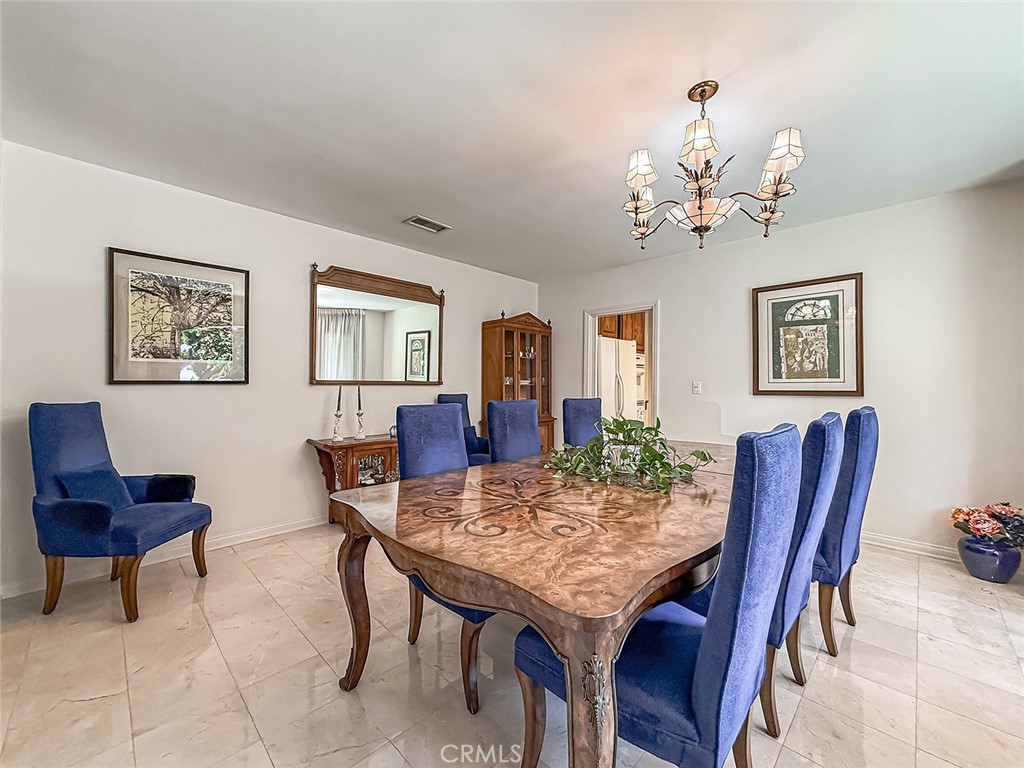 9525 Encino Property Photo 12