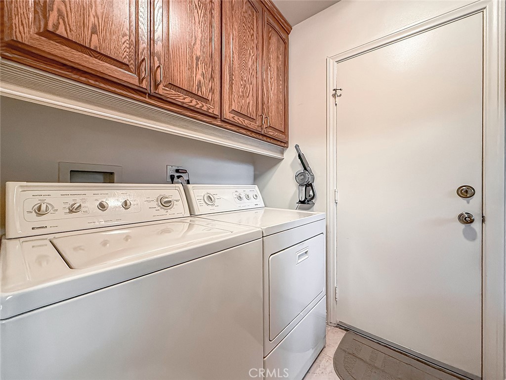 9525 Encino Property Photo 19