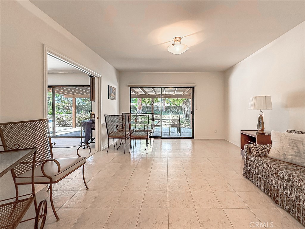 9525 Encino Property Photo 21