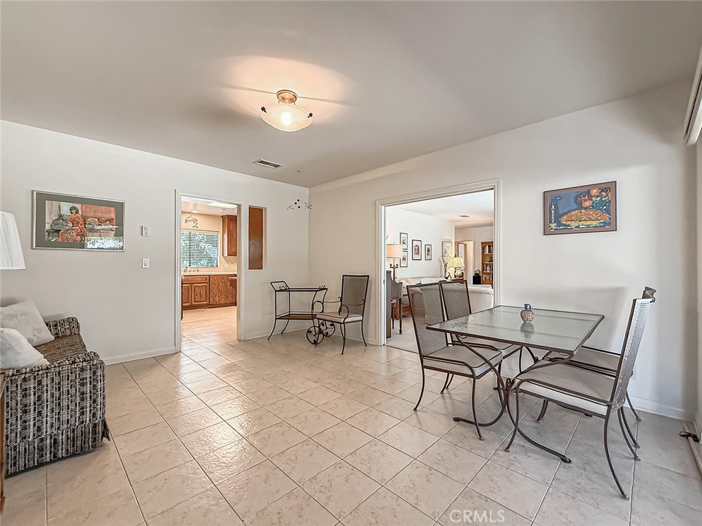 9525 Encino Property Photo 23