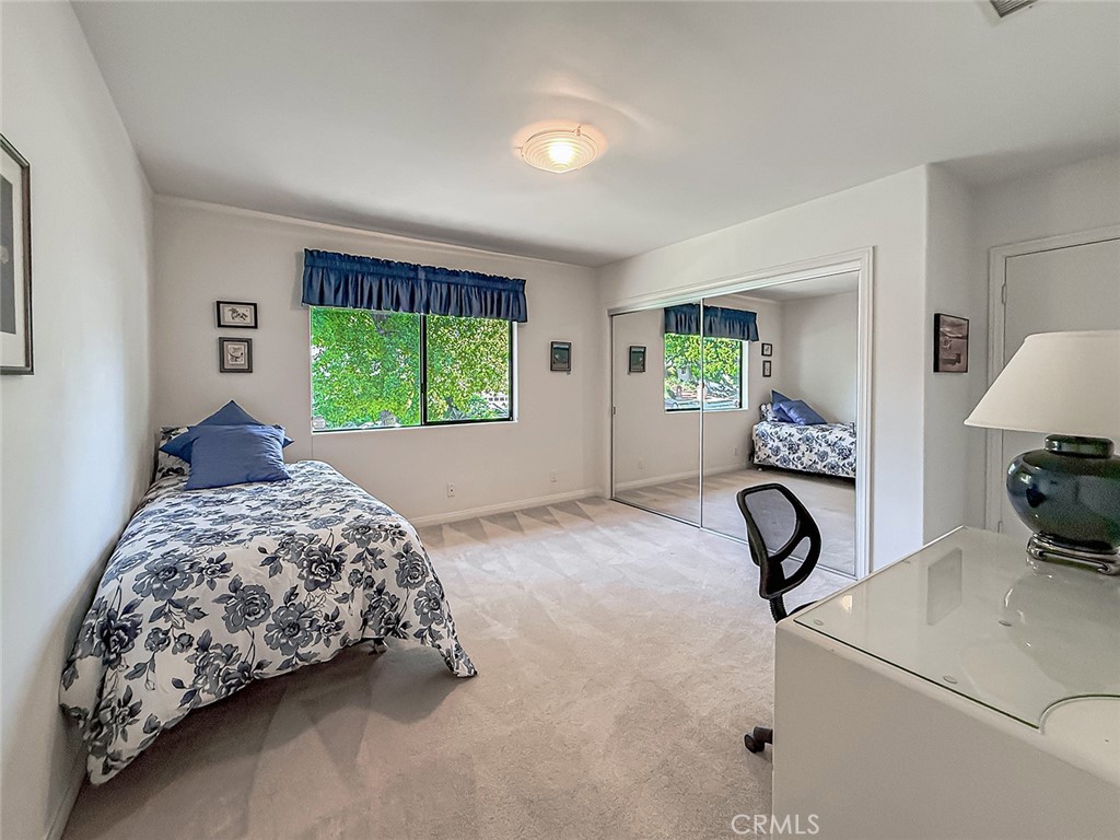 9525 Encino Property Photo 29
