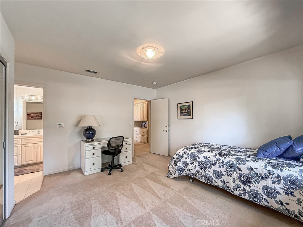 9525 Encino Property Photo 30