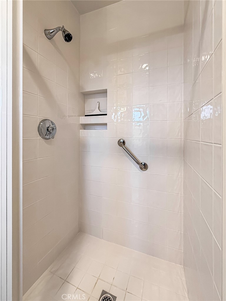 9525 Encino Property Photo 32