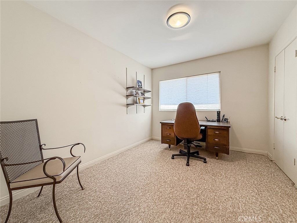 9525 Encino Property Photo 33
