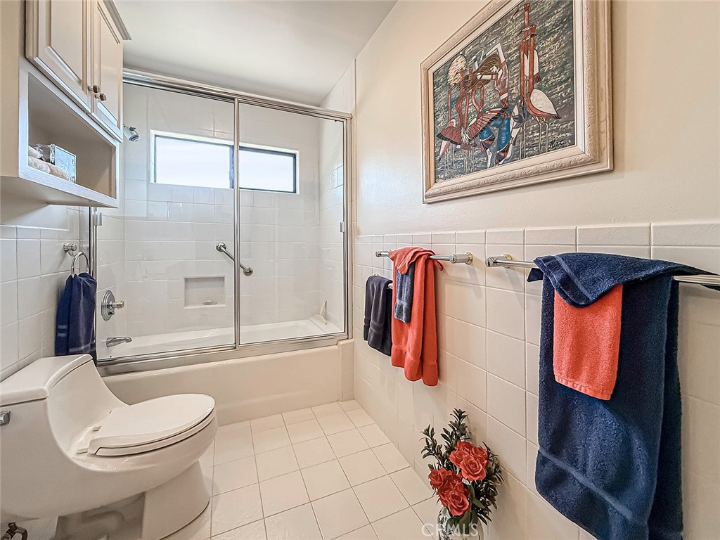 9525 Encino Property Photo 36