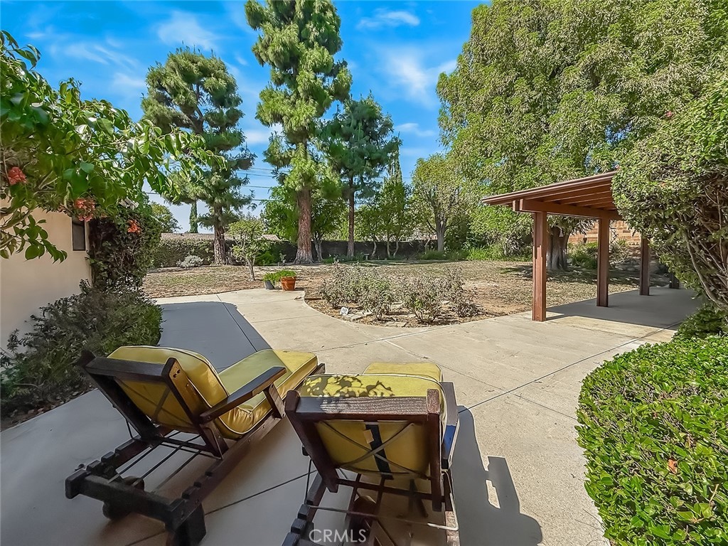 9525 Encino Property Photo 50