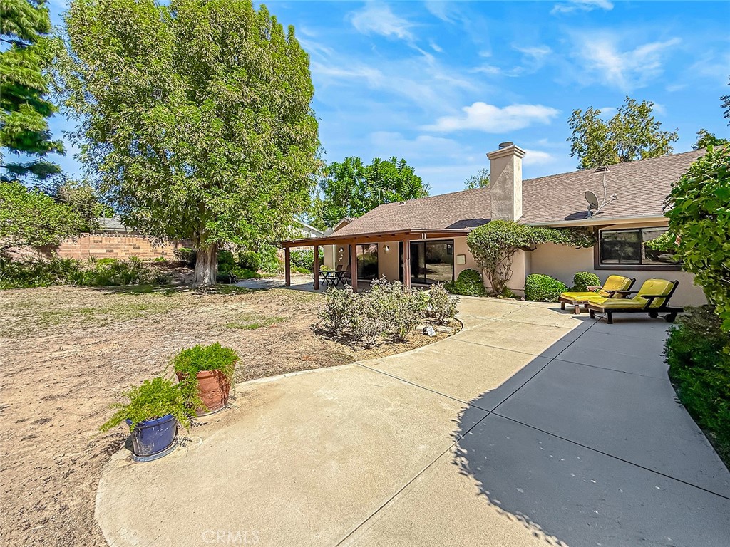 9525 Encino Property Photo 52