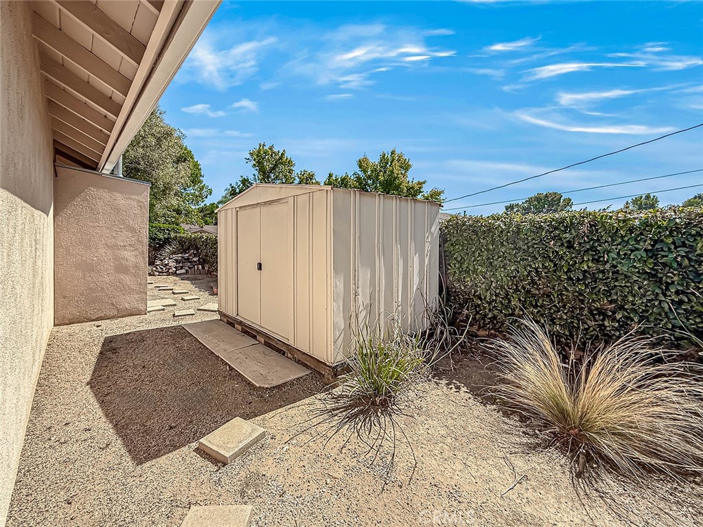 9525 Encino Property Photo 53