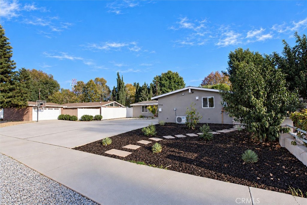 11158 Orion Ave Property Photo 4