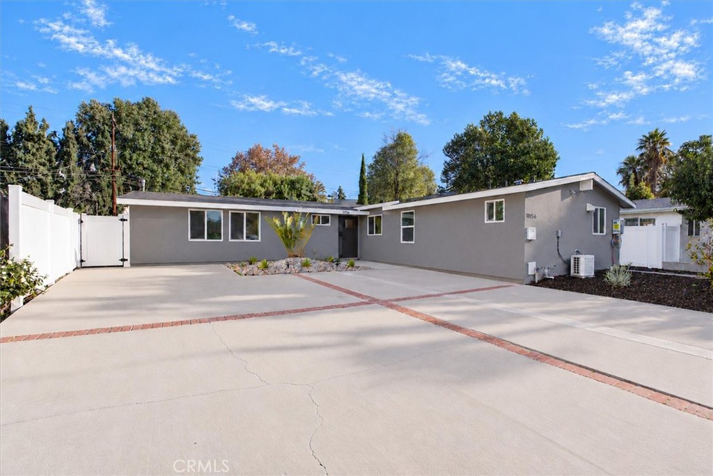 11158 Orion Ave Property Photo 5