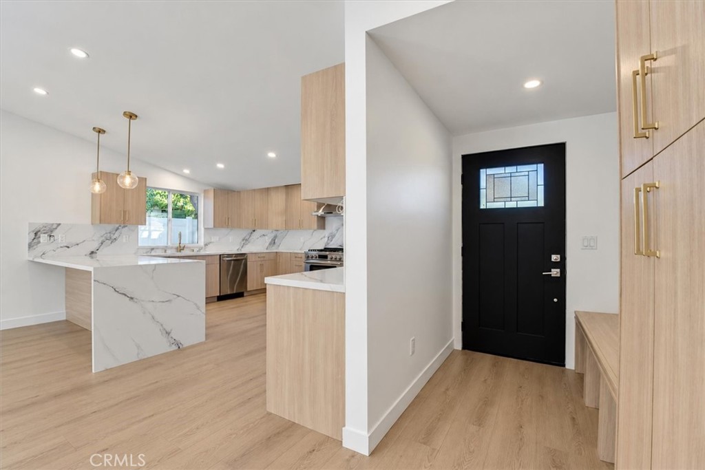 11158 Orion Ave Property Photo 6