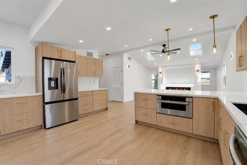 11158 Orion Ave Property Photo 14