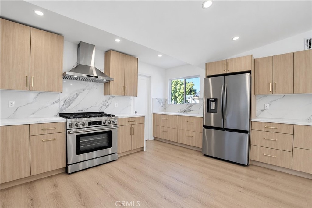 11158 Orion Ave Property Photo 15