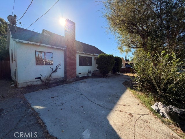 6718 Varna Avenue Property Photo 2