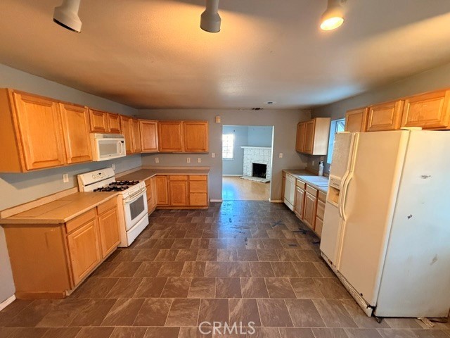 6718 Varna Avenue Property Photo 8