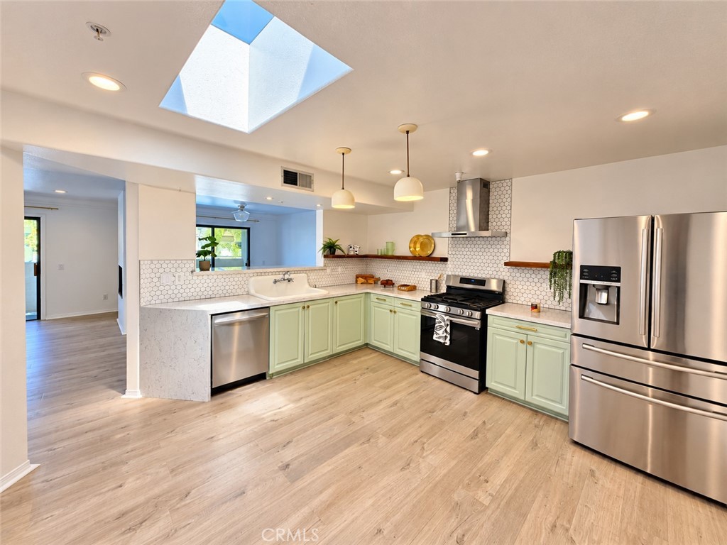 17735 Kinzie Property Photo 1