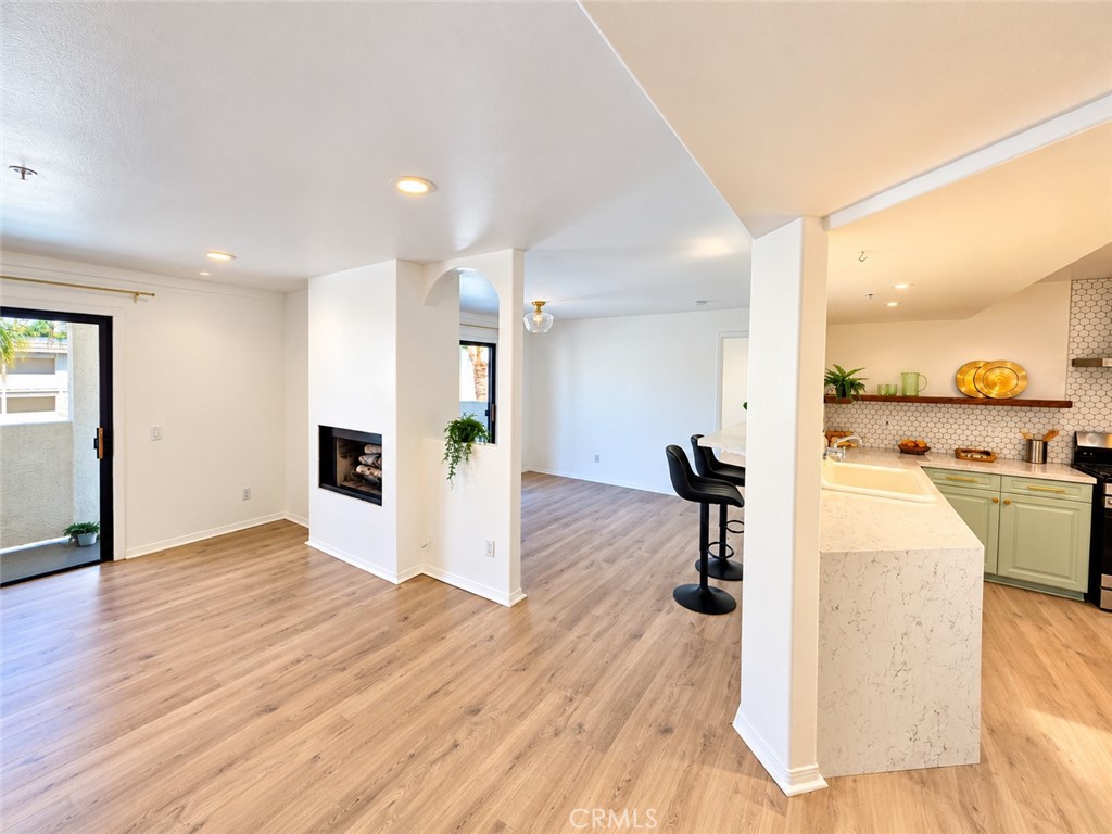 17735 Kinzie Property Photo 5