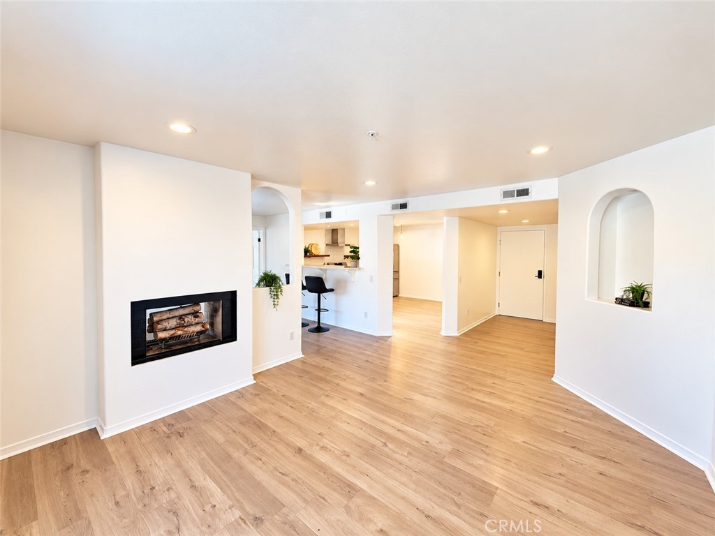 17735 Kinzie Property Photo 7