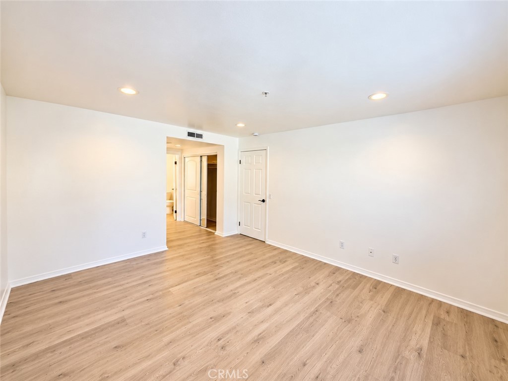 17735 Kinzie Property Photo 8