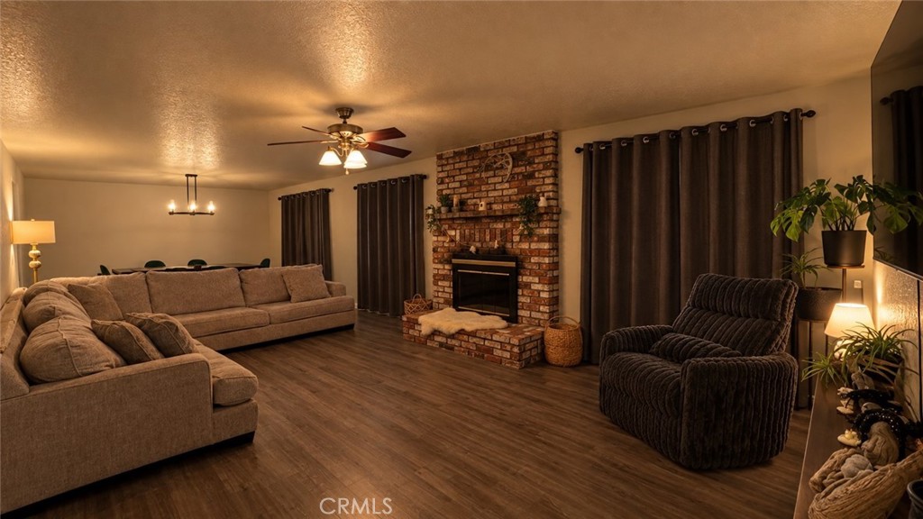 1355 2nd Street Property Photo 3
