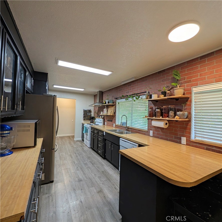 1355 2nd Street Property Photo 6