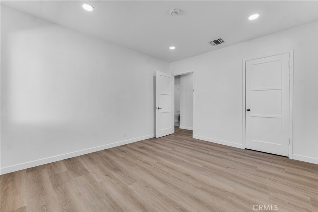 17706 Collins Street Property Photo 16