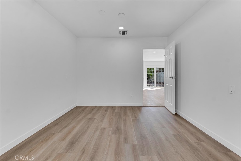17706 Collins Street Property Photo 23