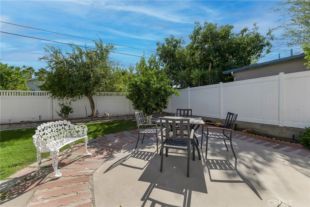 17706 Collins Street Property Photo 31