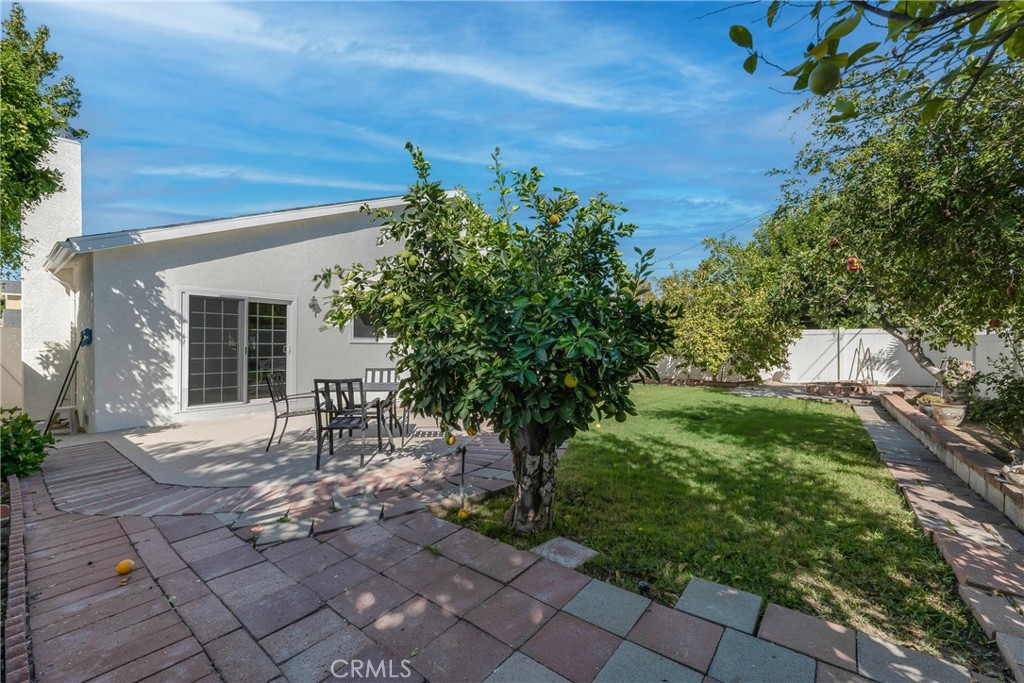 17706 Collins Street Property Photo 33