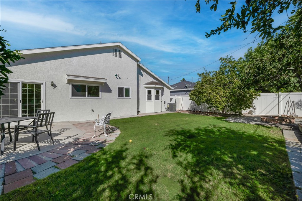 17706 Collins Street Property Photo 35