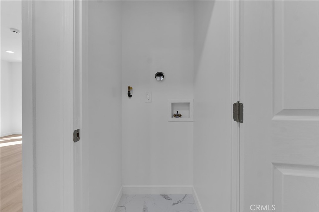 17706 Collins Street Property Photo 36