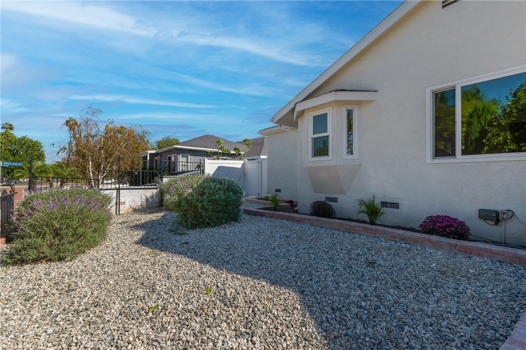 17706 Collins Street Property Photo 38