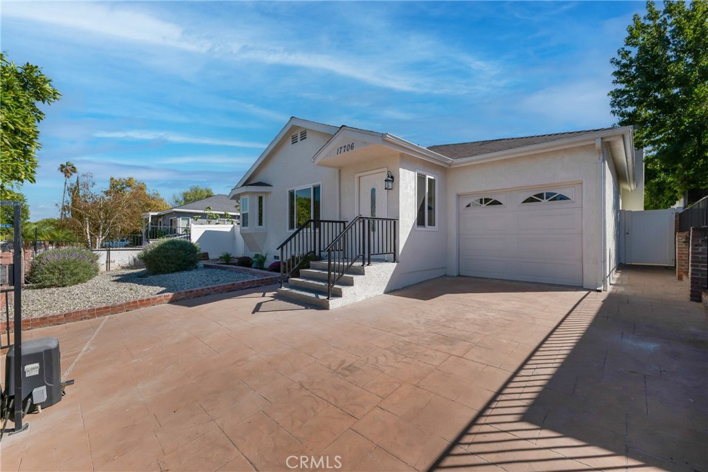 17706 Collins Street Property Photo 39