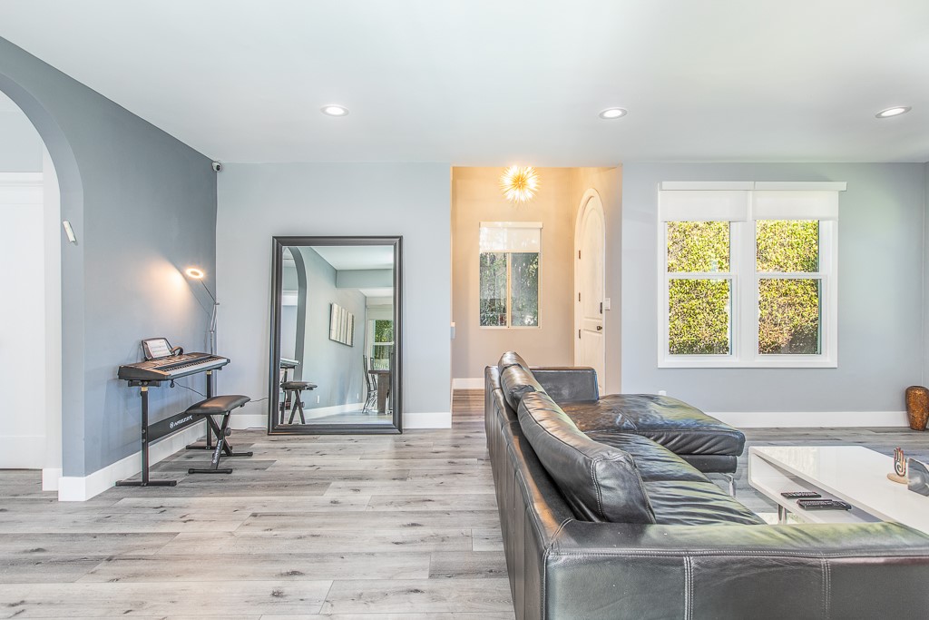 1207 Greenacre Avenue Property Photo 11