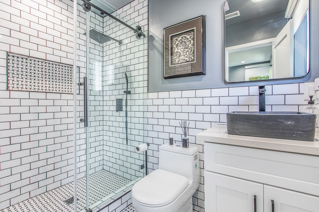 1207 Greenacre Avenue Property Photo 13