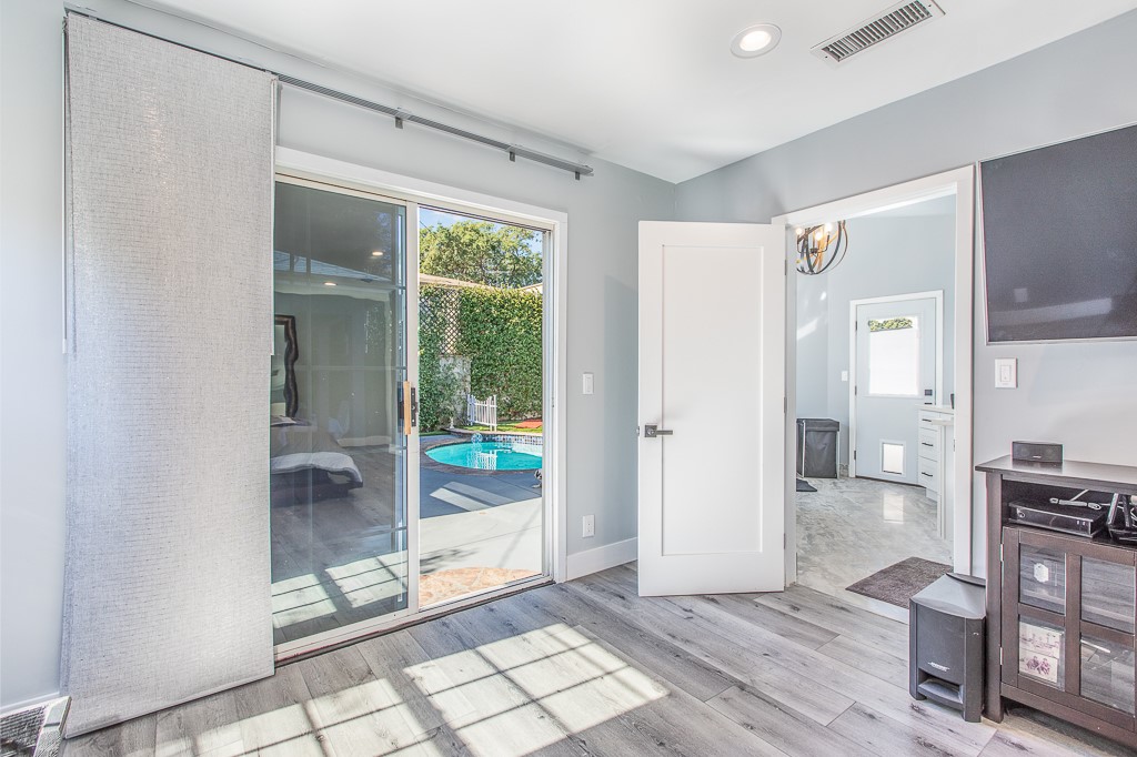 1207 Greenacre Avenue Property Photo 17