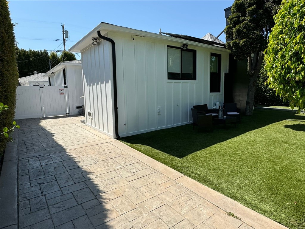1207 Greenacre Avenue Property Photo 36
