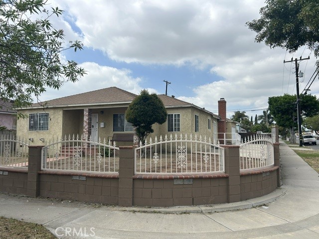 1301 S Castlegate Property Photo 1