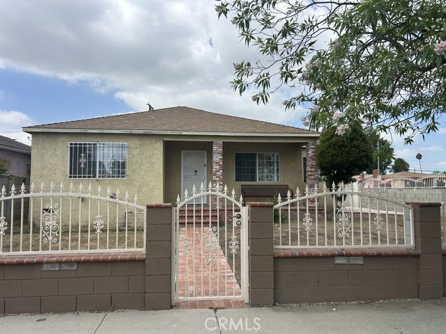 1301 S Castlegate Property Photo 2