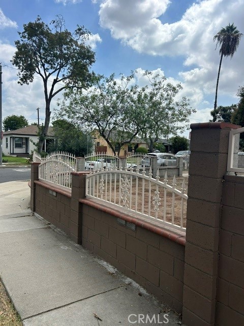 1301 S Castlegate Property Photo 8